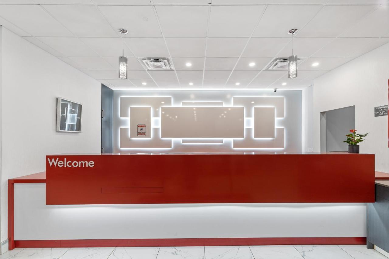 Emerald Hotel & Suites Calgary Airport Bagian luar foto