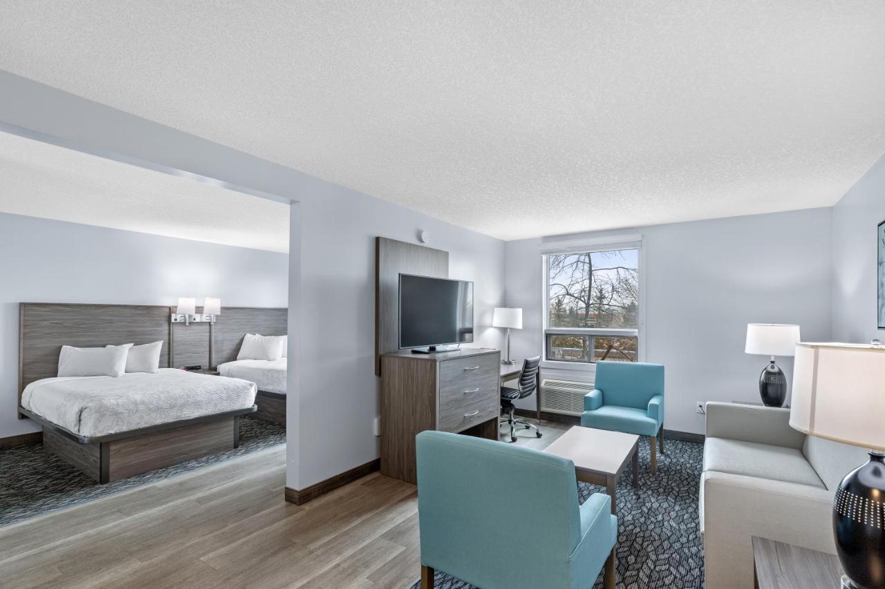 Emerald Hotel & Suites Calgary Airport Bagian luar foto