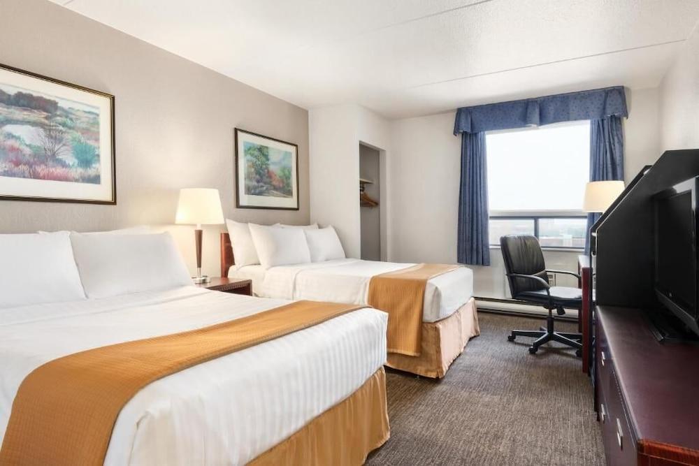Emerald Hotel & Suites Calgary Airport Bagian luar foto