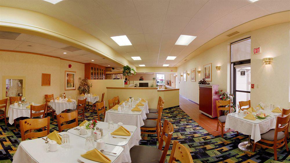Emerald Hotel & Suites Calgary Airport Bagian luar foto